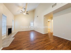 1201 Danbury Square in Austin, TX - Foto de edificio - Building Photo