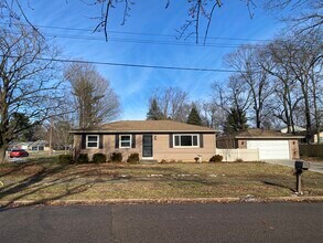1710 Greenview Ave in Portage, MI - Building Photo - Building Photo