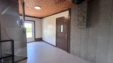 8244 Liberty Tree Rd in Iuka, IL - Building Photo - Building Photo