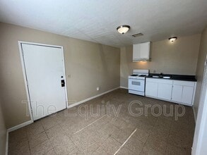 9310 Rd 236 in Terra Bella, CA - Building Photo - Building Photo