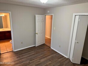 5074 Fleetwood Cove in Horn Lake, MS - Building Photo - Building Photo