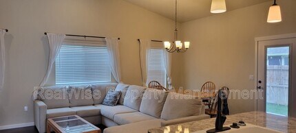 108 SW Little Meadow Ln in Grants Pass, OR - Building Photo - Building Photo