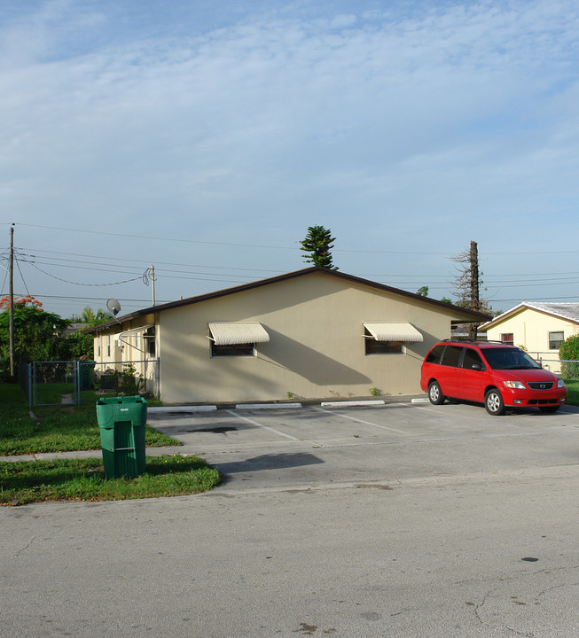 5310 NW 16th St in Fort Lauderdale, FL - Building Photo