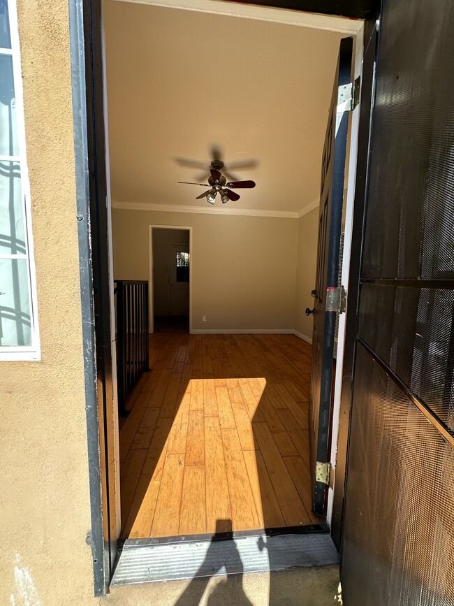 904 N Normandie Ave, Unit 904