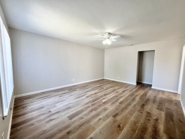 1729-1731 Madrone Ave in West Sacramento, CA - Building Photo - Building Photo