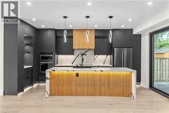 21 Clare Ave in Hamilton, ON - Building Photo - Building Photo