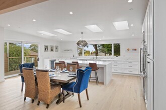 861 Fountain Ave in Monterey, CA - Building Photo - Building Photo