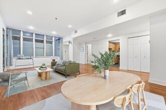 357 Varick St in Jersey City, NJ - Building Photo - Building Photo