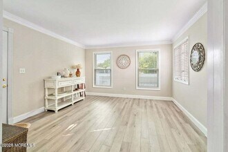 19 Elm St in Beachwood, NJ - Building Photo - Building Photo