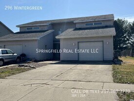 296 Wintergreen Dr in Chatham, IL - Building Photo