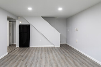 Pleasantview Apartments & Townhomes in Baltimore, MD - Building Photo - Interior Photo