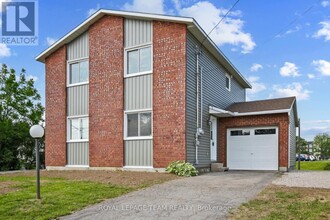 107 Mississippi Rd in Carleton Place, ON - Building Photo - Building Photo