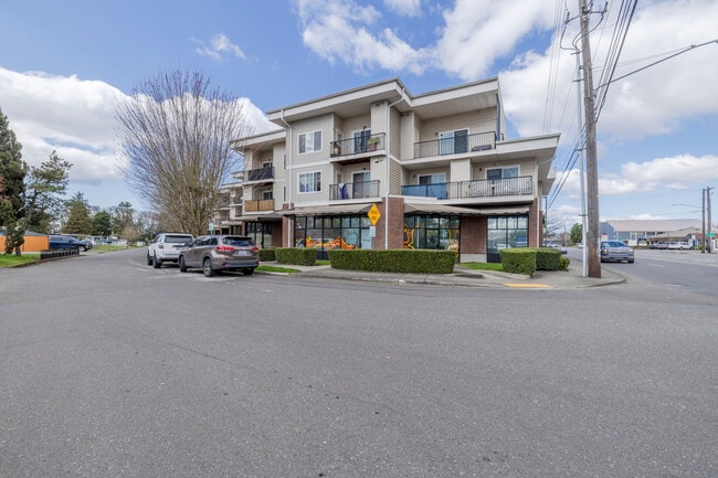 10240 BG Town Centre Village - Residential in Lakewood, WA - Building Photo - Building Photo