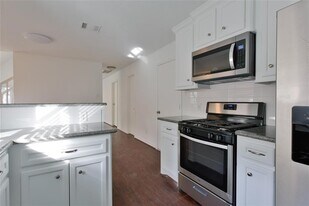 17642 Northfalk Dr in Houston, TX - Building Photo