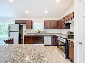 11501 N Landover Terrace in Dunnellon, FL - Building Photo - Building Photo