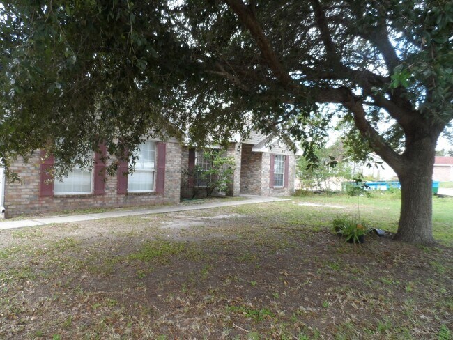 1194 Fort Smith Blvd in Deltona, FL - Building Photo - Building Photo