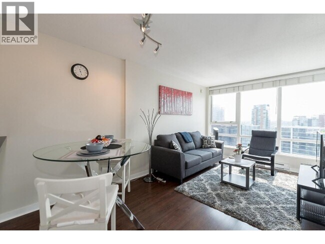 928 Beatty St in Vancouver, BC - Building Photo - Building Photo