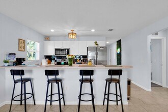 8615 44th Avenue Dr W in Bradenton, FL - Building Photo - Building Photo