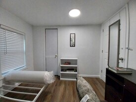 1181 S Plymouth Ave in Rochester, NY - Building Photo