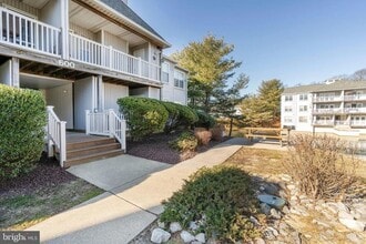 600 Waters Edge Dr in Newark, DE - Building Photo - Building Photo