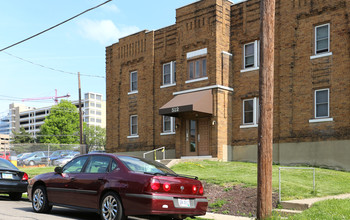 512 Hickman Ave in Cincinnati, OH - Building Photo - Building Photo