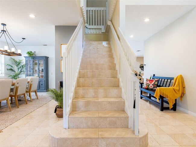 665 Nandina Dr in Weston, FL - Building Photo - Building Photo