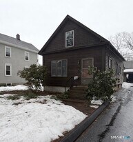 43 Bigelow St in Manchester, CT - Building Photo
