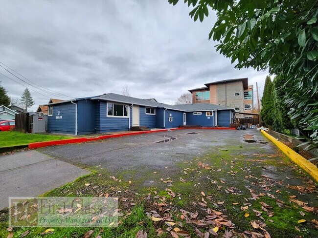 property at 142 NW Bailey Ave