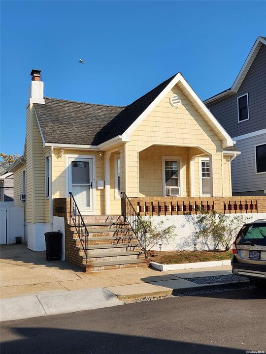 110 Taft Ave in Long Beach, NY - Building Photo