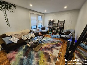 1762 Commonwealth Ave in Boston, MA - Building Photo - Building Photo