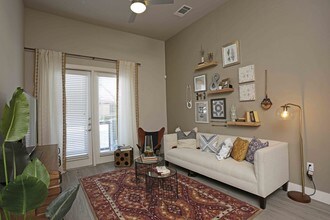 Mallory Eastside in Richardson, TX - Building Photo - Interior Photo