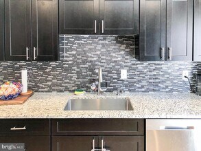 430 Greenwich St in Philadelphia, PA - Building Photo - Building Photo