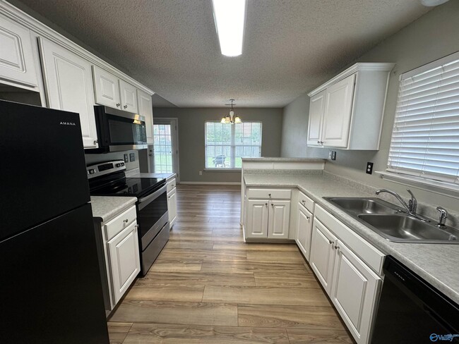 102 Sandpiper Ct in Huntsville, AL - Building Photo - Building Photo