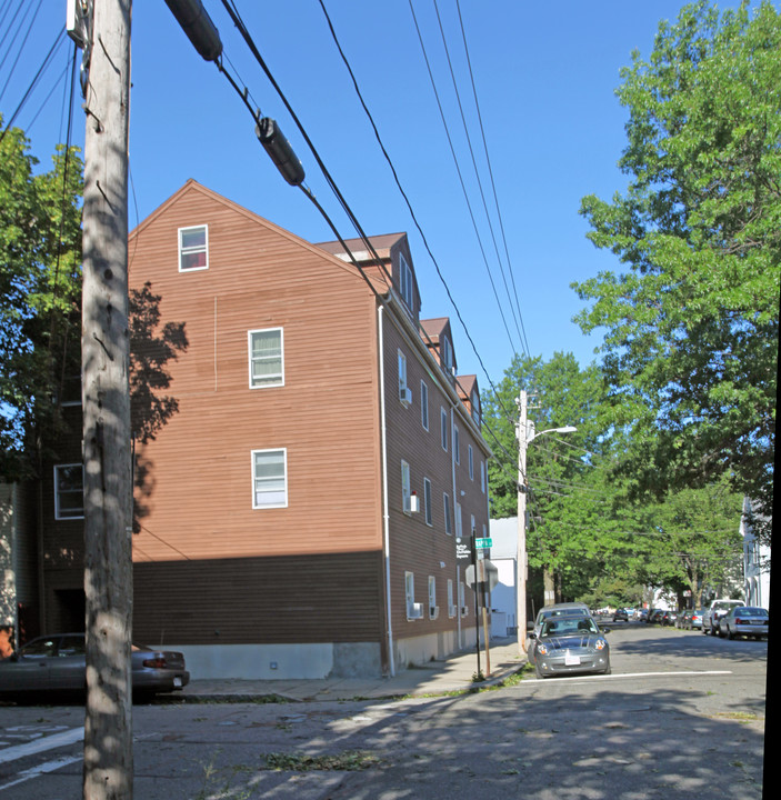 111 Sciarappa St in Cambridge, MA - Building Photo