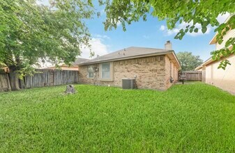 13523 Bonilla Ln in Houston, TX - Foto de edificio - Building Photo