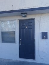1113 19th Ave N, Unit 4 in Lake Worth Beach, FL - Building Photo - Building Photo