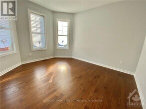924 Whimbrel Way in Ottawa, ON - Building Photo - Building Photo