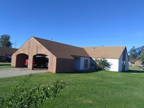 1206 Krause Ct in Liberal, KS - Building Photo - Building Photo