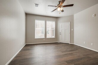 137 Park Place Cir in Waller, TX - Building Photo - Building Photo
