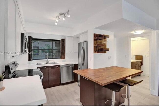 property at 6060 S Falls Cir Dr