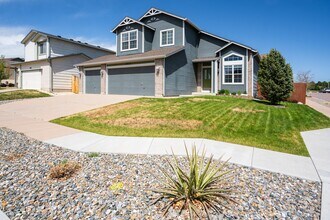 5915 Pioneer Mesa Dr in Colorado Springs, CO - Building Photo - Building Photo