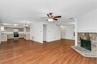 5224 Royal Burgess Dr in Fort Worth, TX - Foto de edificio - Building Photo