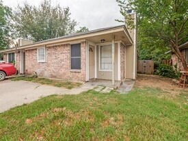 1700 Windsong Ln in Irving, TX - Building Photo