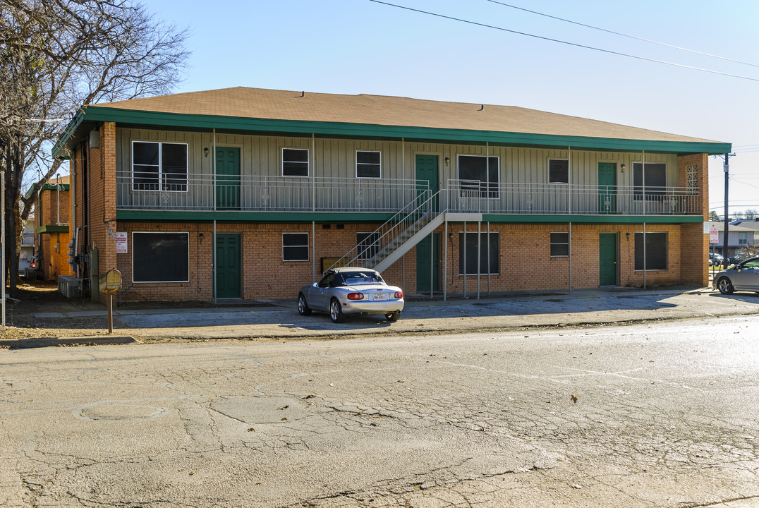 Avenue A/Central Apartments in Denton, TX - Building Photo