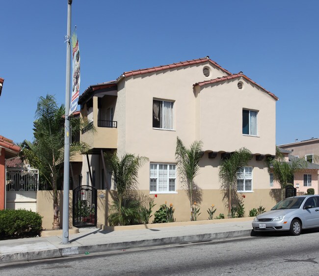 6211 Seville Ave in Huntington Park, CA - Foto de edificio - Building Photo