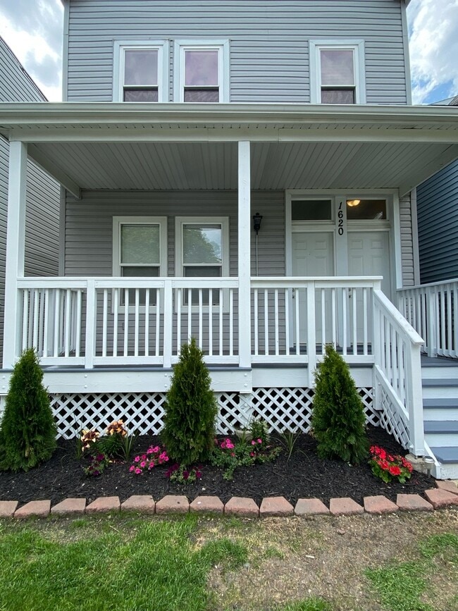 property at 1620 N Spaulding Ave