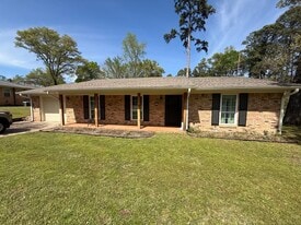 213 Lafayette Blvd in Gladewater, TX - Building Photo