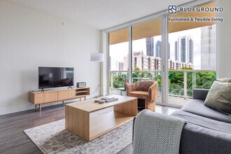 17000 N Bay Rd in Sunny Isles Beach, FL - Building Photo - Building Photo