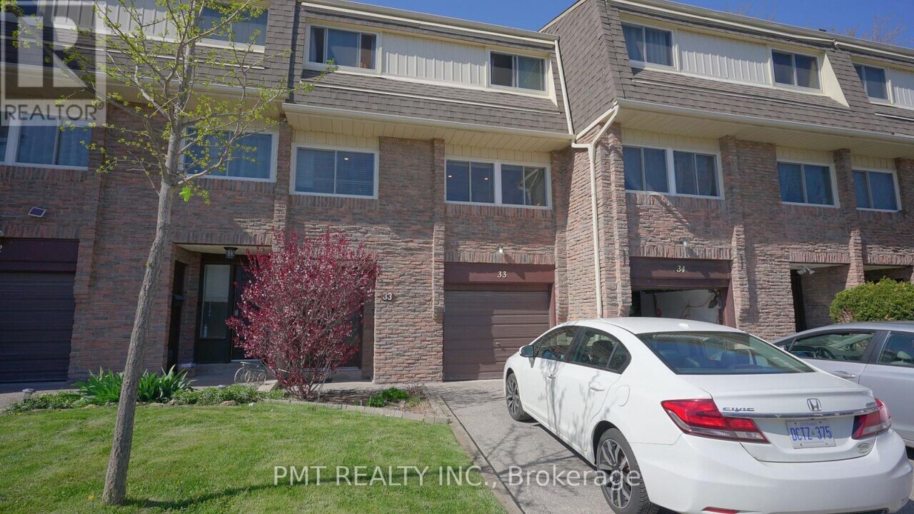 7430-7430 Copenhagen Rd in Mississauga, ON - Building Photo