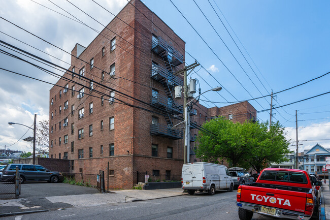 Van Reypen Arms in Jersey City, NJ - Building Photo - Building Photo